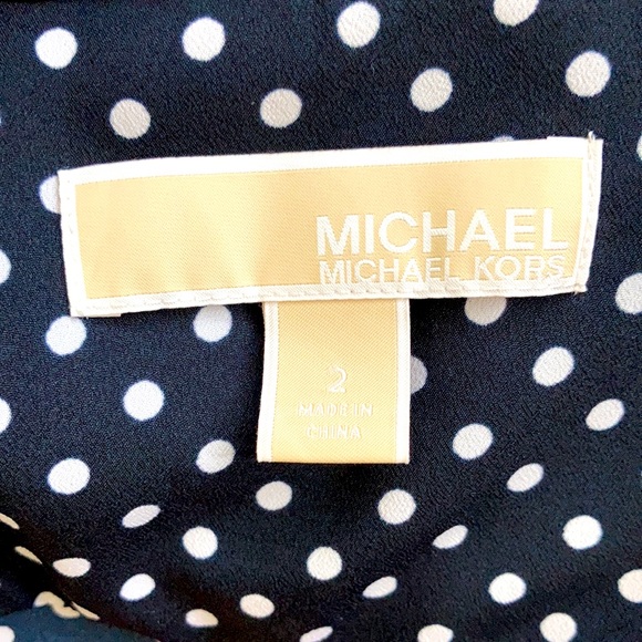 Michael Kors collared button dress with flattering waist tie! - Picture 6 of 6